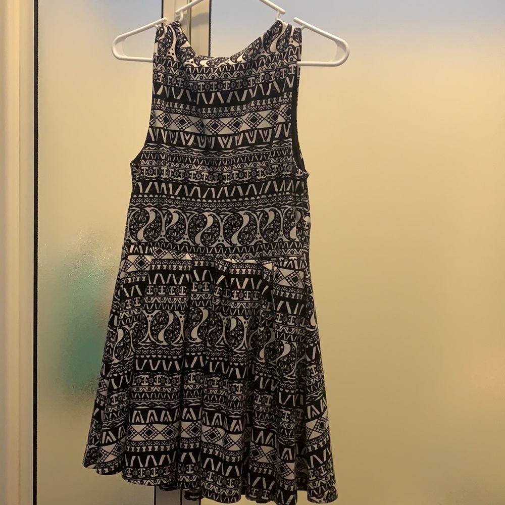 Dress - Picture 2 of 6